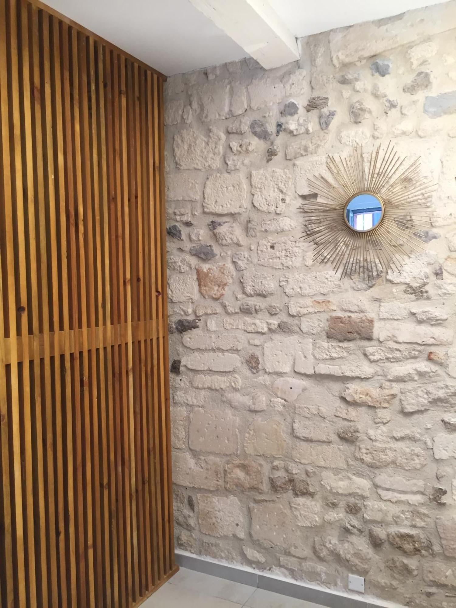 Apartment Climatise, La Cloison Arles